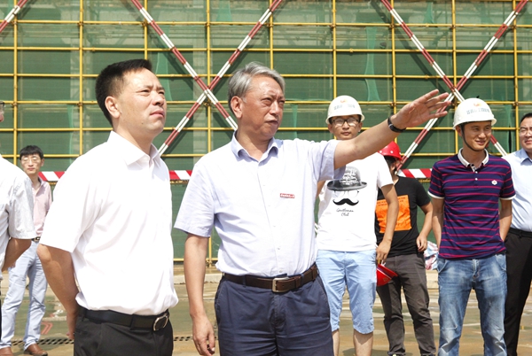 景德镇市纪委书记董立新一行来我校督查市重点工程建设项目